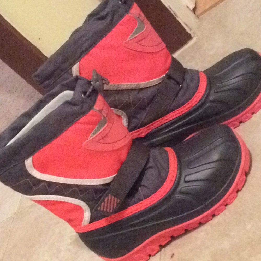 A pair of cute toddler winter boots